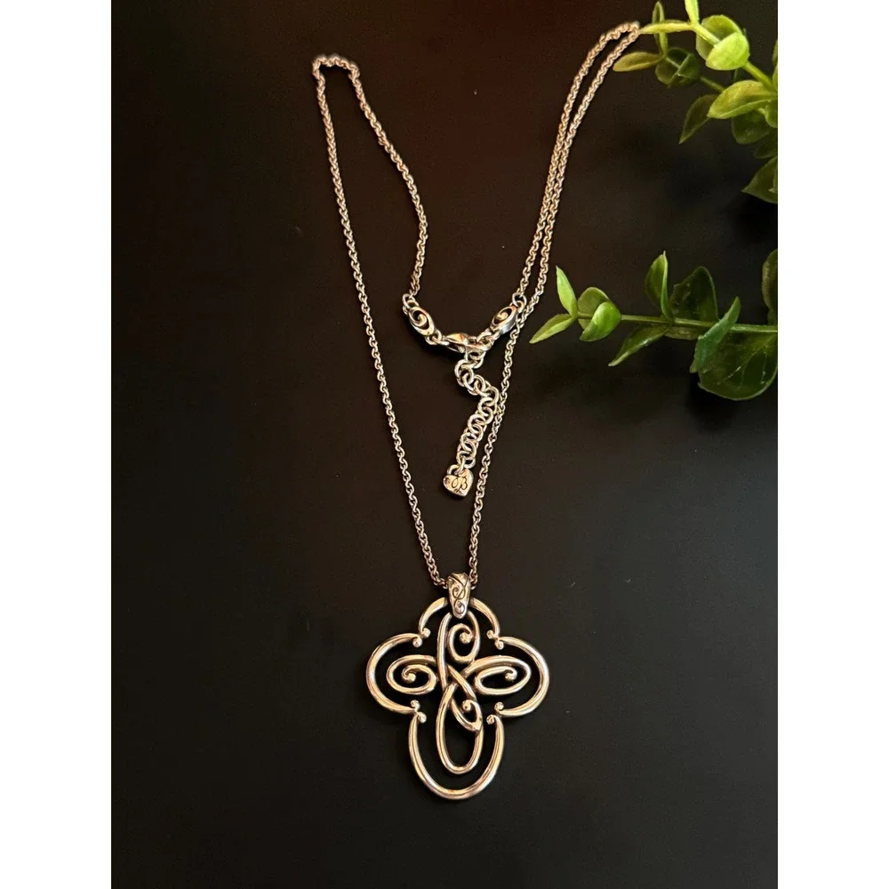 Brighton Silver Tone‎ Scroll Quatrefoil Pendant Necklace Adjustable 22-24 Inch